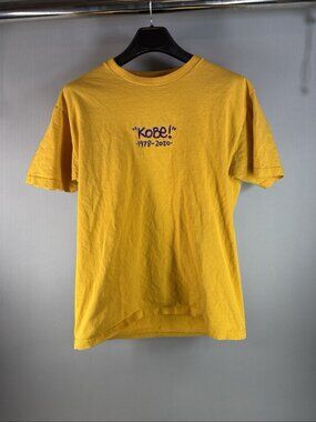 Kobe Bryant T-Shirt Yellow Gold 8 RARE Large L, Blue The Great Brand